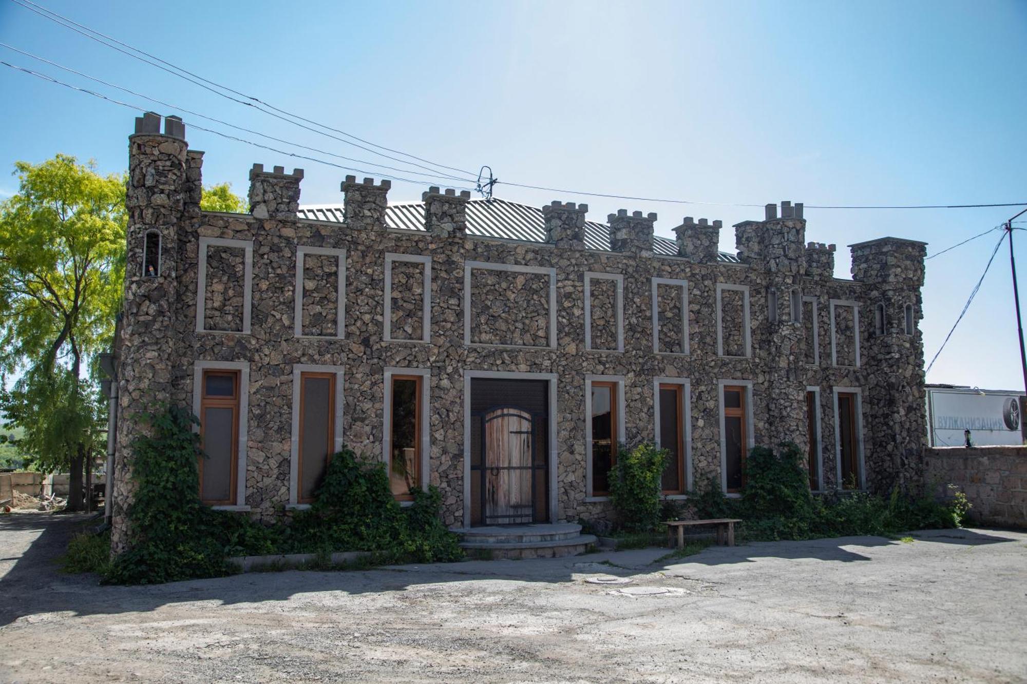 Fish Hotel Akhalkalaki エクステリア 写真